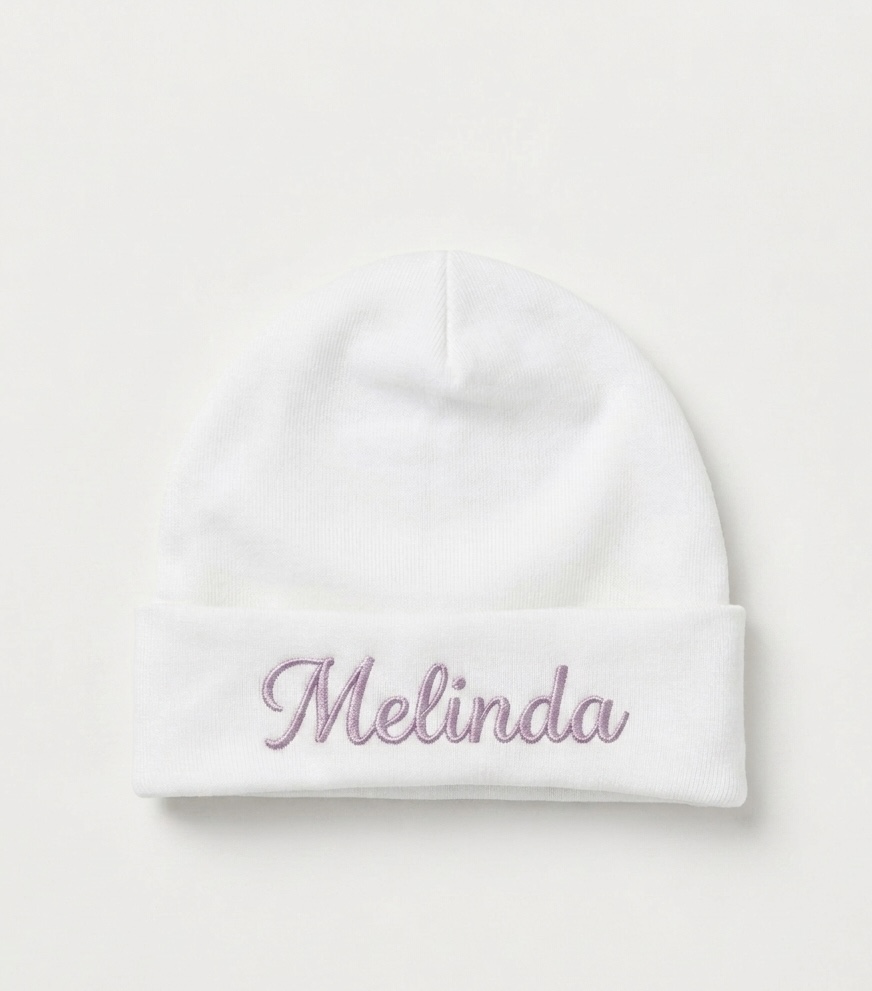 Toquinha personalizada bordada